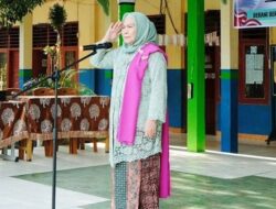 Semangat Kartini Menggema di SMPN 21 Batang Hari, Nuraini Bakhtiar Ajak Siswa Jadi Generasi Tangguh dan Berprestasi