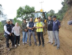 Tanggap Darurat Infrastruktur: UPTD Workshop Dinas PUTR Jambi Fokus Perbaiki Jalur Logistik Ranah Pemetik