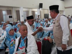 Pesan Wagub Sani Saat Lepas 444 JCH BTH 20, Sempurnakan Rukun Haji, Doakan Jambi dari Tanah Suci