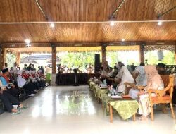 210 CJH Batang Hari Dilepas ke Tanah Suci Oleh Muhammad Fadhil Arief