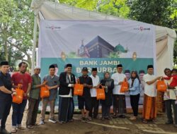 Bank Jambi Kurban 42 Ekor Sapi dan 4 Ekor Kambing
