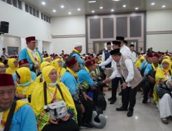 Lepas Kloter Perdana Keberangkatan Haji 2026 Provinsi Jambi, Gubernur Al Haris Tegaskan Komitmen Pelayanan Terbaik untuk Jema’ah