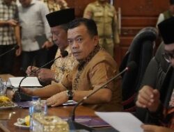 Gubernur Al Haris Pimpin Rapat Evaluasi Perkembangan Pelaksanaan Kegiatan Pembangunan Triwulan II TA 2026